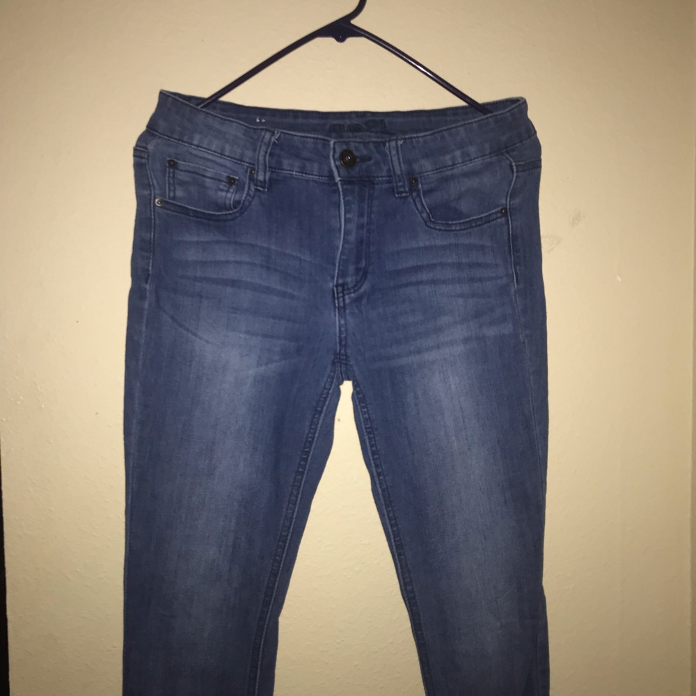 dark wash mid-rise jeans!!